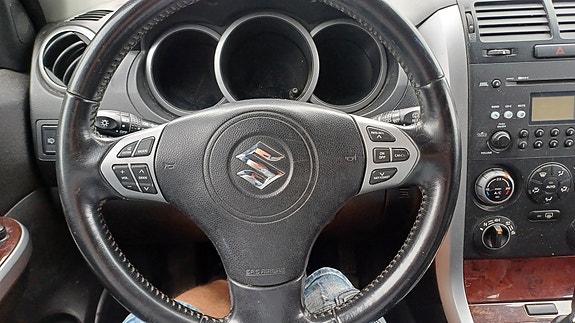 Suzuki Grand Vitara 15 of 21