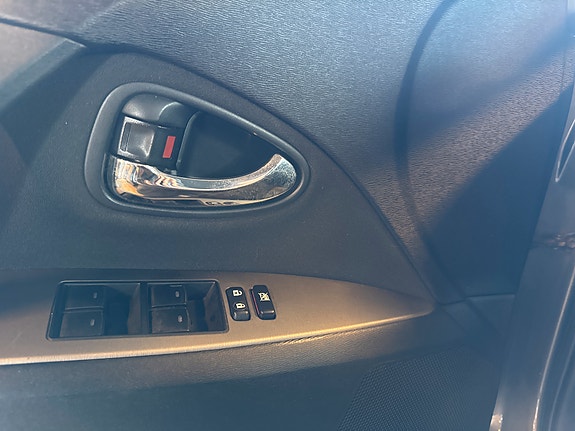 Toyota Avensis 16 of 18