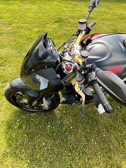 Aprilia Tuono 1000 R 12 of 12