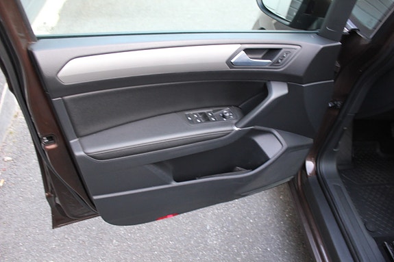 Volkswagen Touran 13 of 29