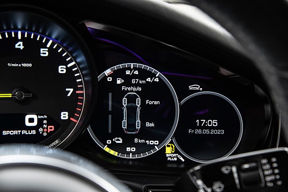 Porsche Panamera 24 of 30