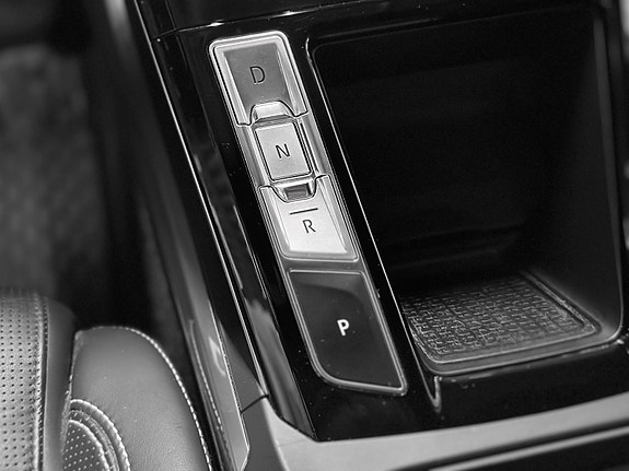 Jaguar I-PACE 28 of 30