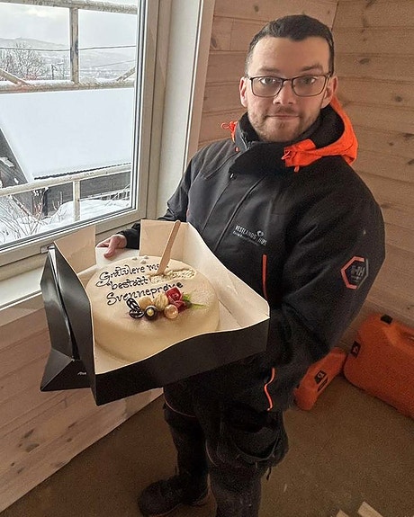 Lærlinger er et fast tilskudd i vår bedrift. Vi har egen opplærings ansvarlig som følger lærlingene fra oppstart til avlagt svenneprøve.