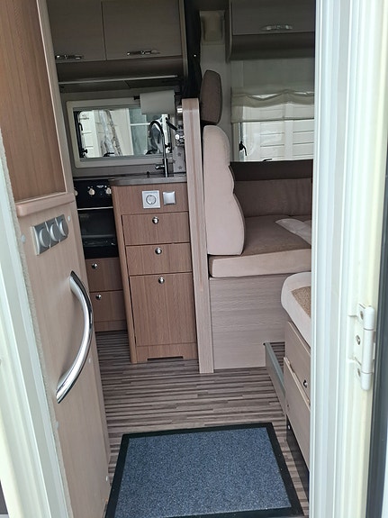 Adria Matrix Supreme SL 5 of 16