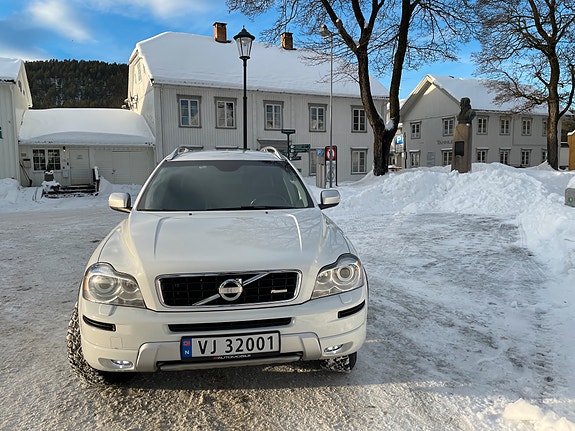Volvo XC90 5 of 26