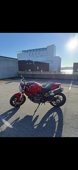Ducati Monster 796 5 of 9