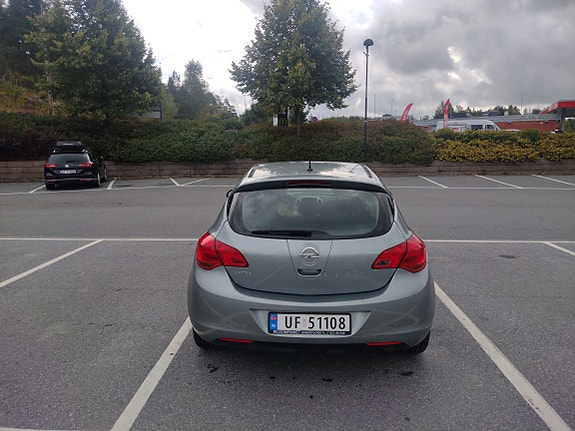 Opel Astra 8 of 30