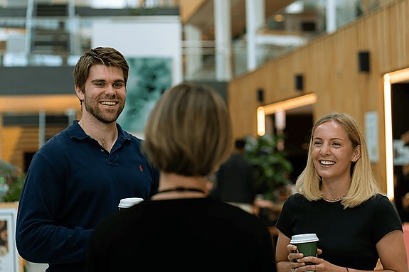 Andreas Nesheim og Ida langer lærer mye som konserntrainee i Storebrand.