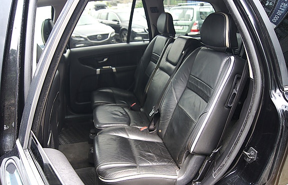 Volvo XC90 9 of 13
