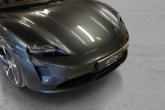 Porsche Taycan 2 of 30