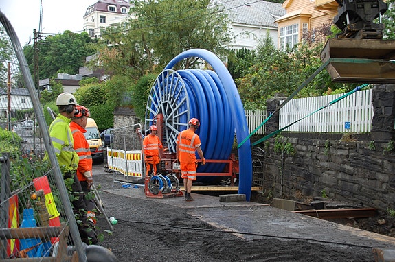 Vi rehabiliterer også offentlige vannledninger, kummer, stikkrenner og kulverter med NoDig-metoder.
