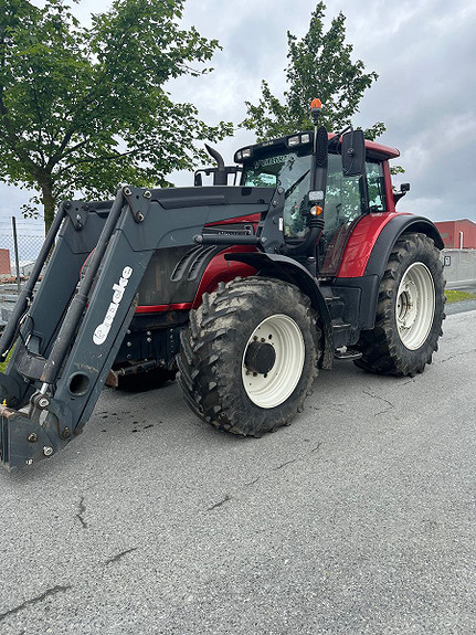 Valtra T202D med Ålø Q75 laster og 1 års bruktforsikring! 2012, kr 679 000,-