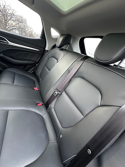 MG ZS EV 8 of 10