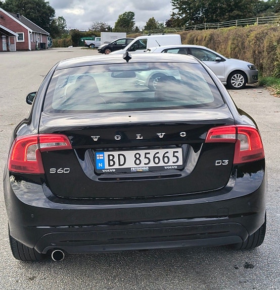 Volvo S60 10 of 17