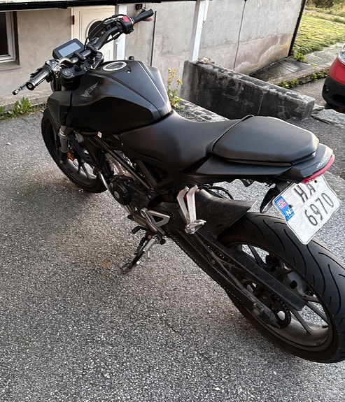 Honda CB 125 R 2 of 15
