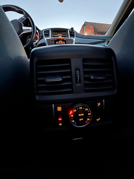 Mercedes-Benz ML250 19 of 26