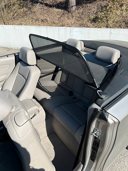 BMW 118i 10 of 24