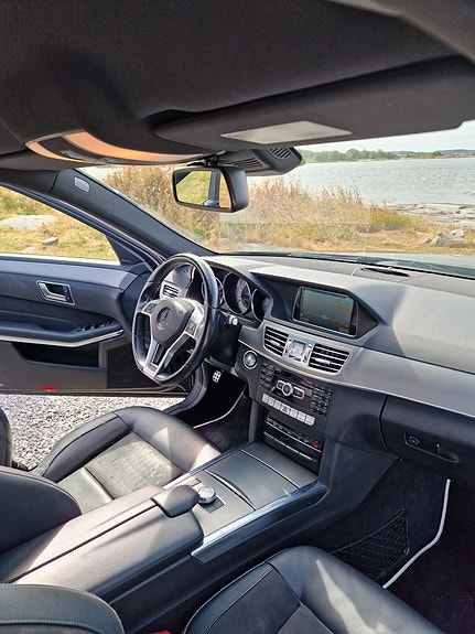 Mercedes-Benz E220 14 of 30