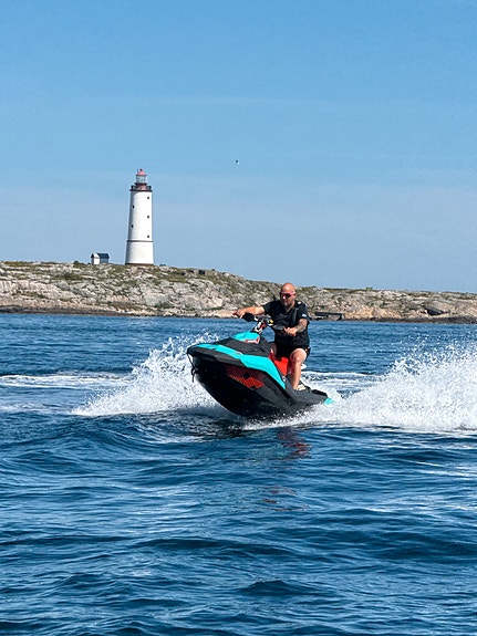 Vannskuter til Leie 3 of 12
