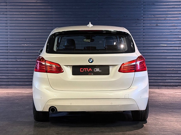 BMW 225xe 9 of 26