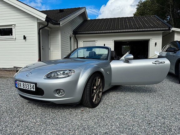 Mazda MX-5 4 of 5
