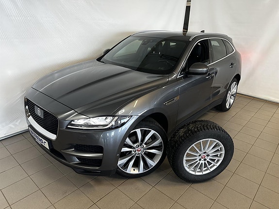 Jaguar F-PACE 2 of 28