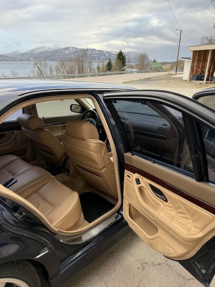 BMW 7-Serie 16 of 19