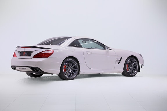 Mercedes-Benz SL63 10 of 29