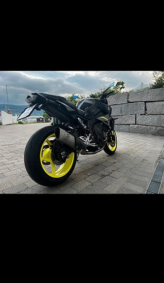 Yamaha MT-10 21 of 30
