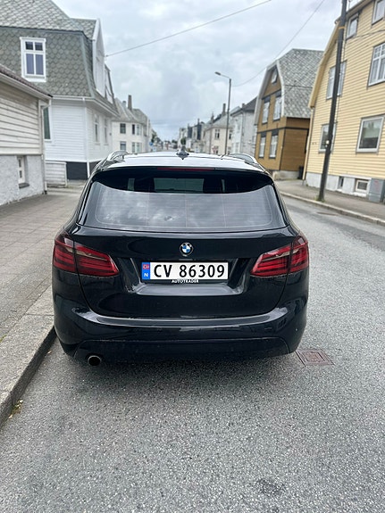 BMW 225xe 17 of 21
