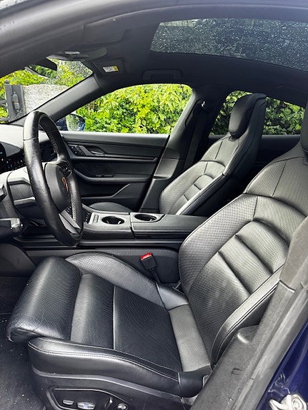 Porsche Taycan 22 of 28