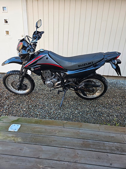 Suzuki DR 125 SM 5 of 6