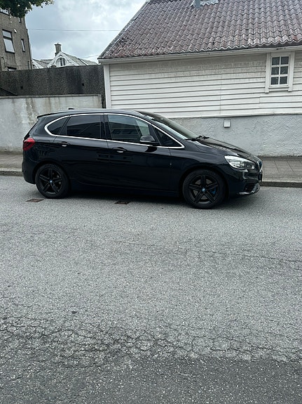 BMW 225xe 12 of 21