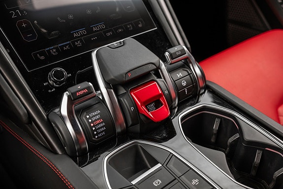 Lamborghini Urus 21 of 30