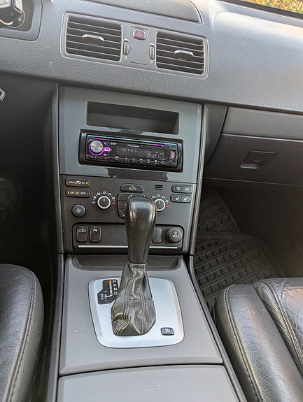 Volvo XC90 5 of 25