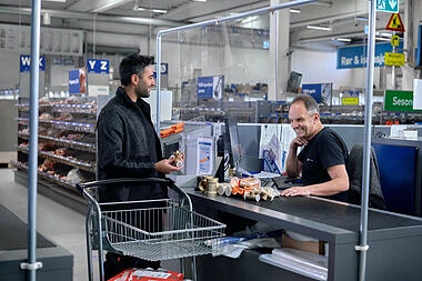 Butikken har hyggelig kassemlijø