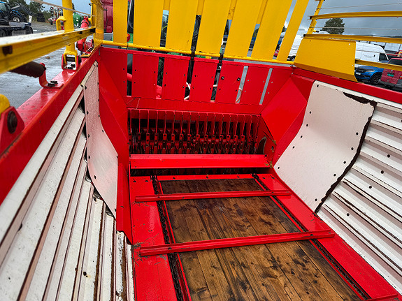 Pøttinger 330 T