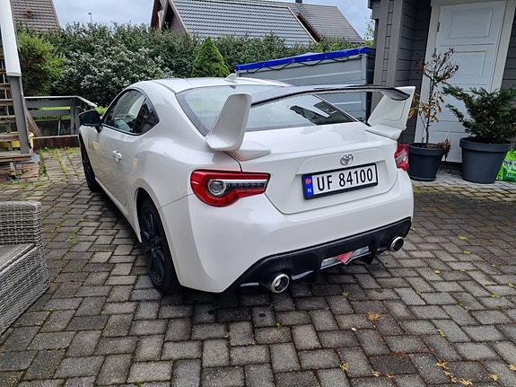 Toyota GT86 4 of 5