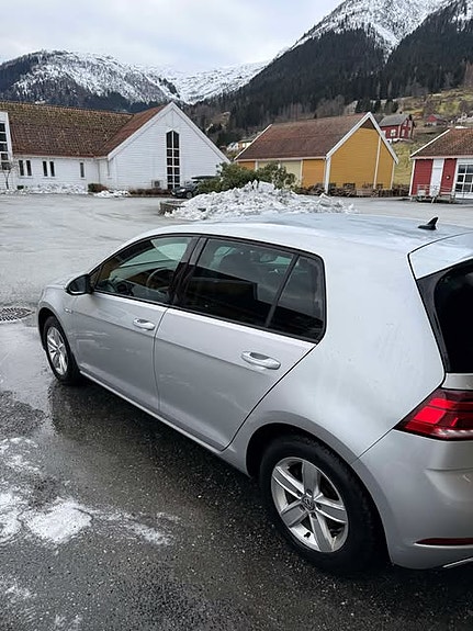 Volkswagen e-Golf VII 3 of 19