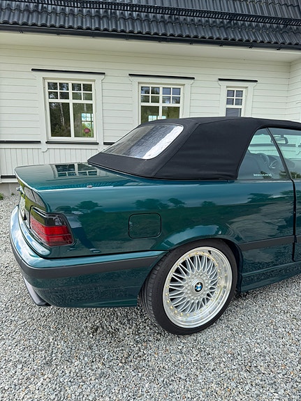 BMW 320 5 of 17