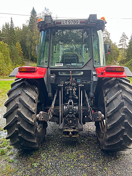 Massey Ferguson 4255 m/bunn og buk 1999, kr 299 000,-