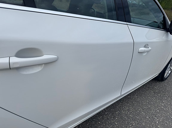 Volvo S60 12 of 30