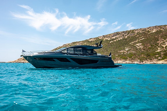 Sunseeker Predator 65 4 of 24
