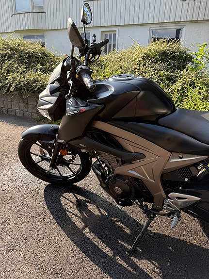 Suzuki GSX-S 125 6 of 12