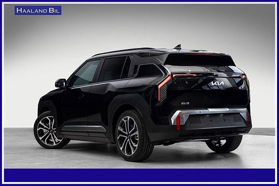 Kia EV3 2 of 5