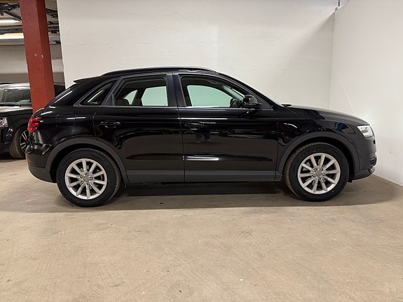 Audi Q3 12 of 30