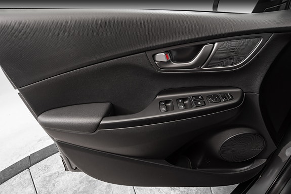 Hyundai Kona 18 of 24