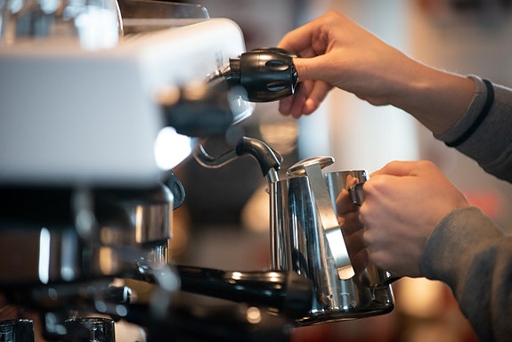 Kafe med baristakaffe