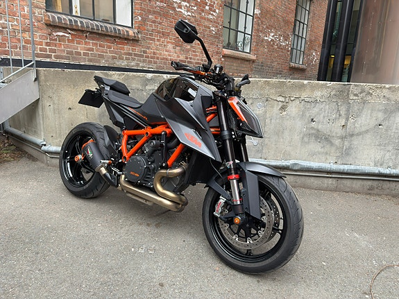 KTM 1290 Super Duke R 5 of 29