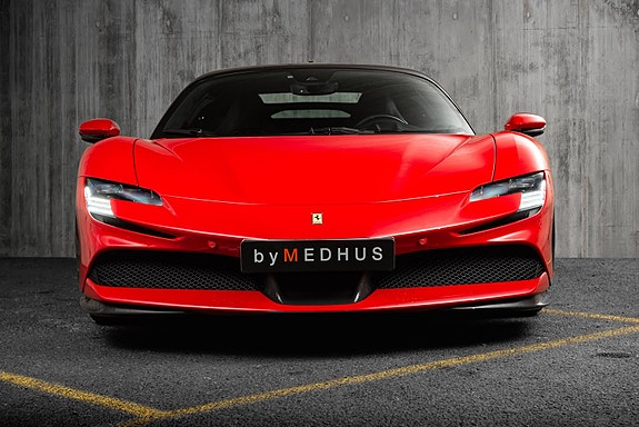 Ferrari SF90 Stradale 4 of 5